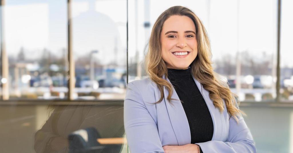 Student spotlight Nathalia Marques smiling for a portrait.
